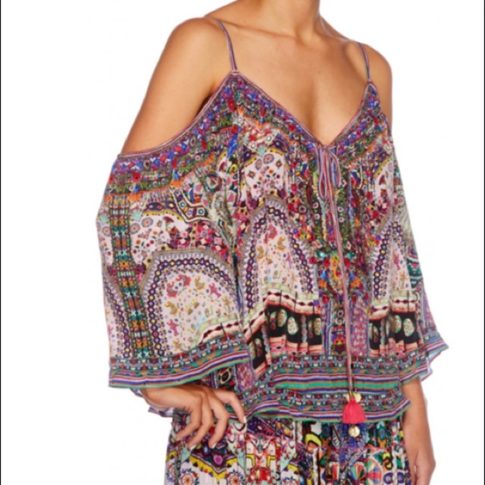 Camilla cold shoulder top